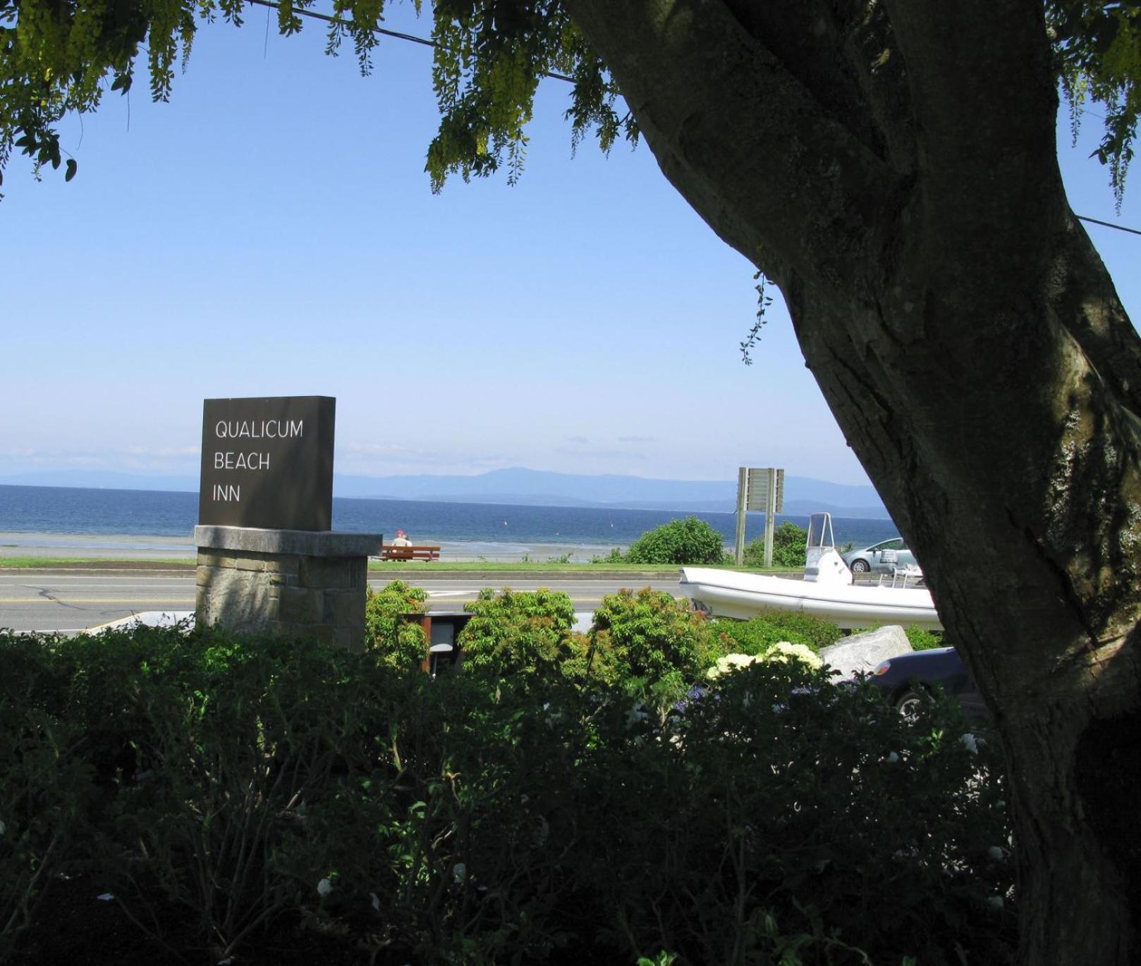 Qualicum Beach Inn Eksteriør billede