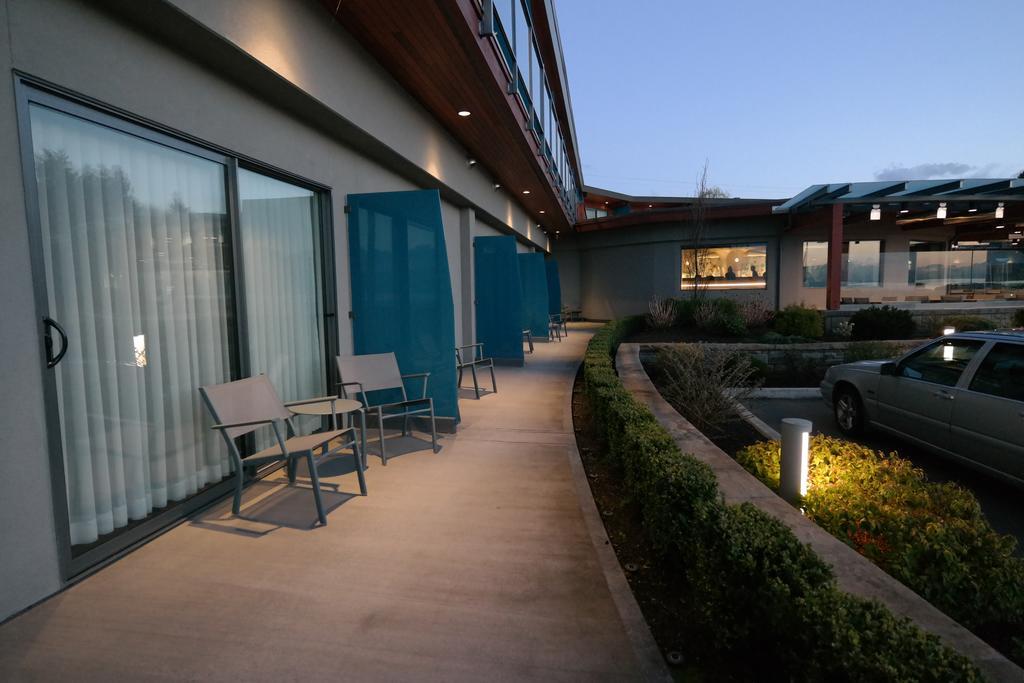 Qualicum Beach Inn Eksteriør billede